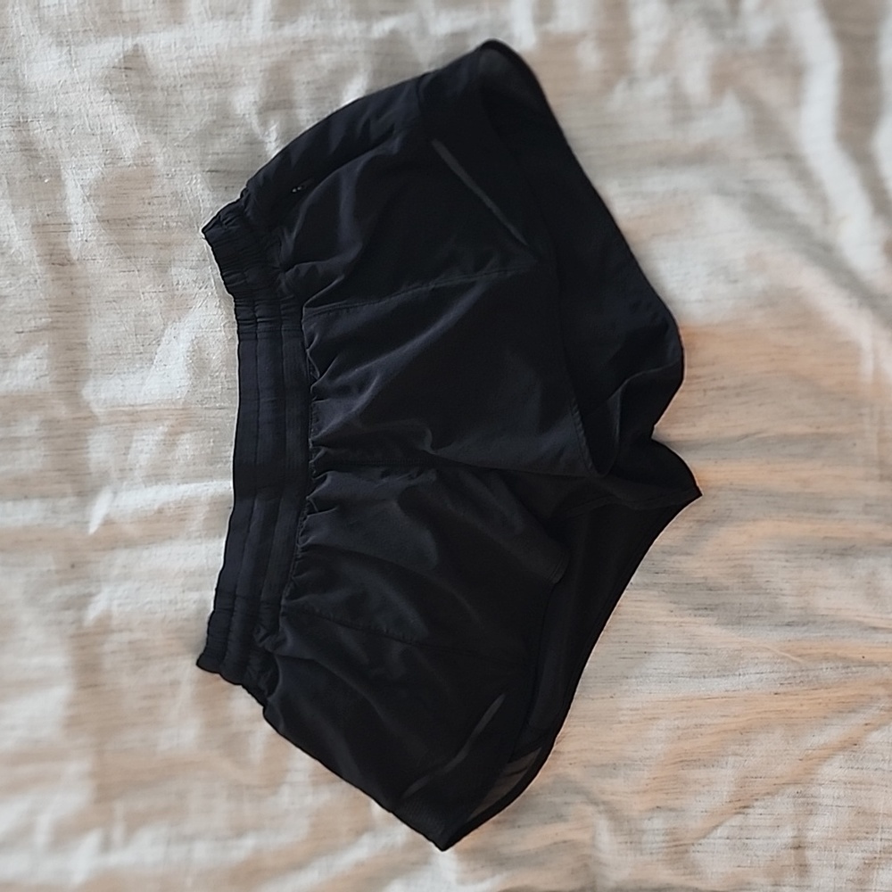 Lululemon Hotty Hot Shorts 2.5 inseam size 10